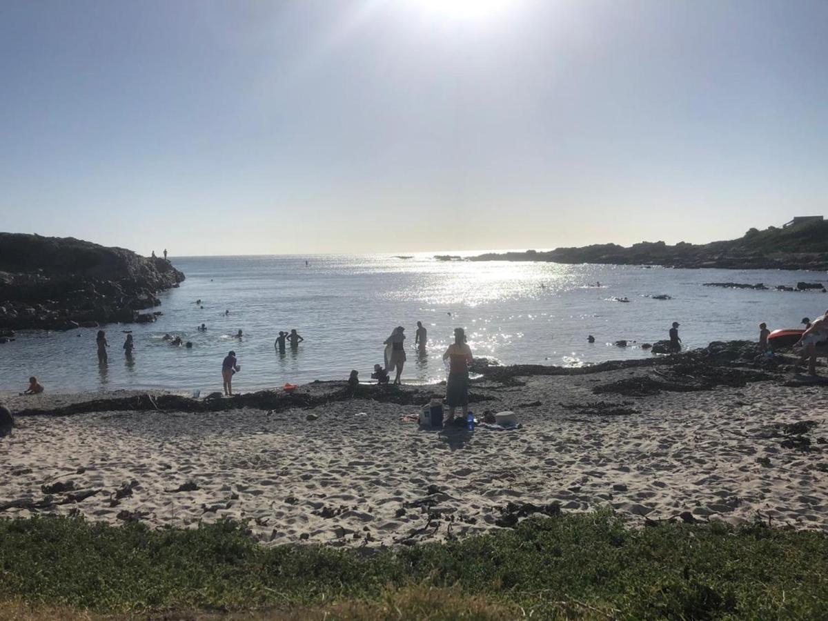 Ons C-Huis - Gansbaai Seafront Accommodation, Back-Up Power Extérieur photo